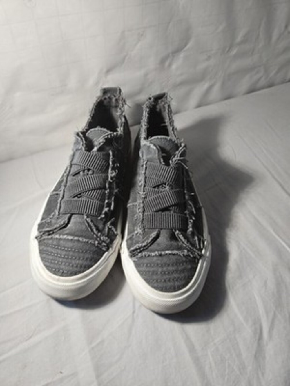Blowfish Malibu Charcoal Grey Size 6.5 Shoes